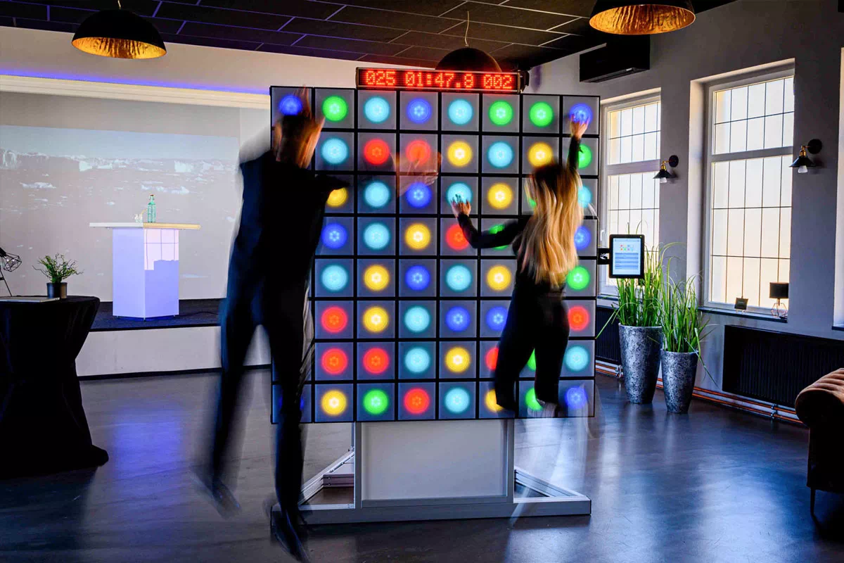 mindful-movements.org-activities-crsl-exergame-imm-electronics-twall-reaction-wall-twall64a-n01-interactive-fitness-gaming-v06