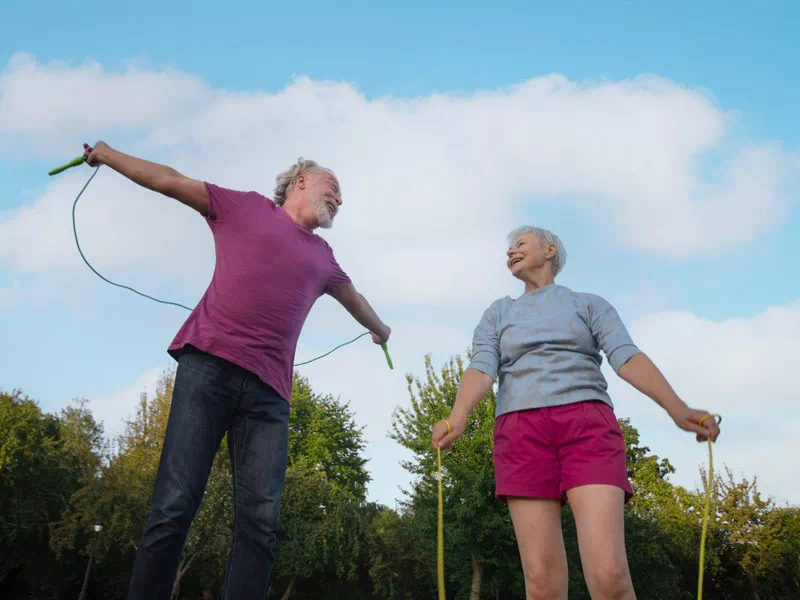 mindful-movements.org-program-seniors-p2-older-couple-exercise-skipping-ropes-elder-female-male
